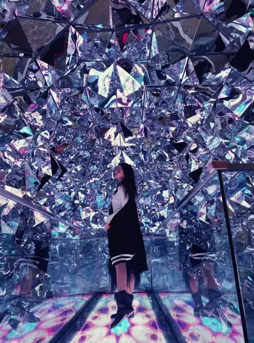  正大广场风靡抖音的5d星空馆空降魔都,360颠覆视觉19元29元单人票1张让你制霸朋友圈