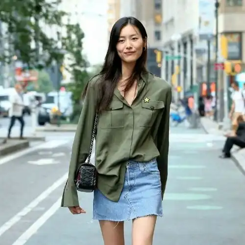 头像微信绿色系衬衫