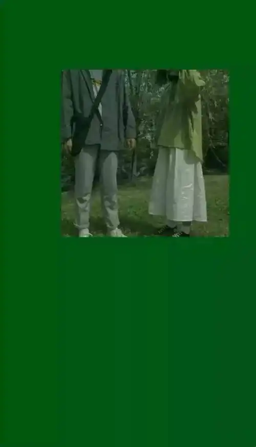  绿色壁纸一脚踏进春天里