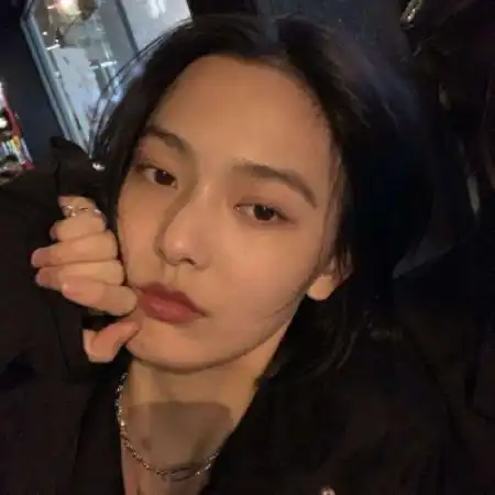 女生头像霸气高冷御姐范独自徘徊在角落里 女生头像霸气高冷御姐范独自徘徊在角落里