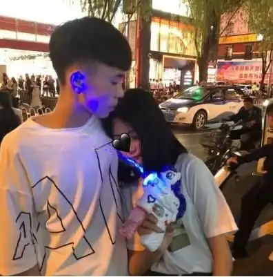  三个时候联系你的男人,心里早已认定你了,丫头可别傻傻不懂
