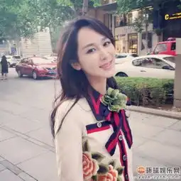 杨紫清纯出街笑容甜长发披肩变成熟图 杨紫清纯出街笑容甜长发披肩变成熟图