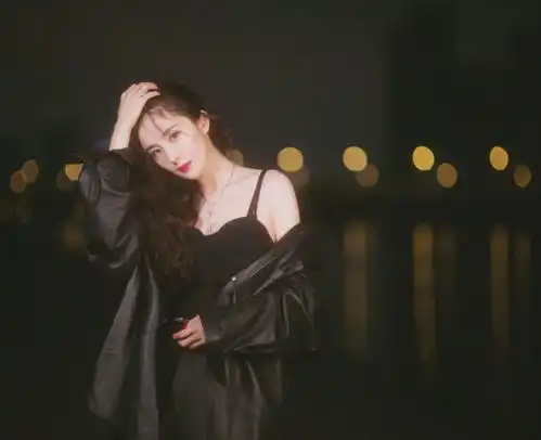 快讯杨幂港风造型华晨宇活动黄明昊新造型陈飞宇大片 快讯杨幂港风造型华晨宇活动黄明昊新造型陈飞宇大片