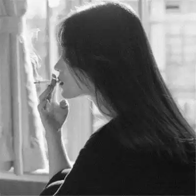  社会头像女生霸气吸烟高冷范女生头像图片大全