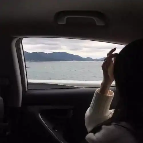  云热评带了一群兄弟去砸场子,可当我真的看到了她穿着婚纱时