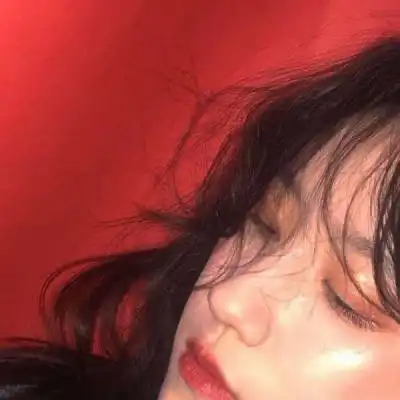  女头眼睛丧高冷伤感只露半边眼睛的部位头像女