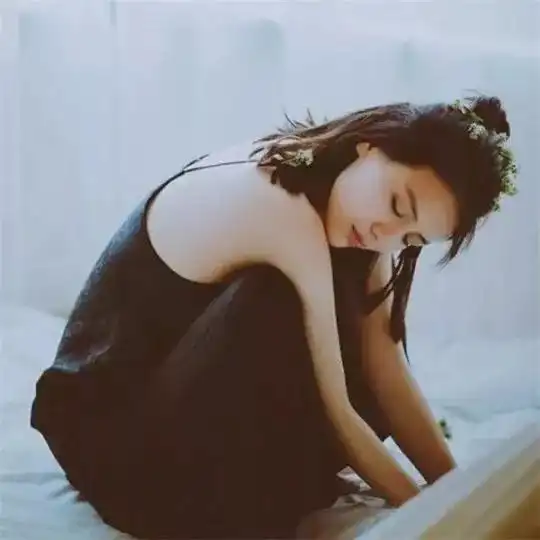 头像不要抱怨,抱我 头像不要抱怨,抱我