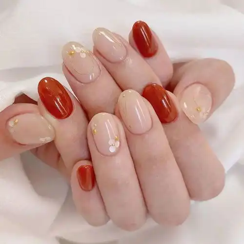 秋冬必做的美甲色 秋冬必做的美甲色