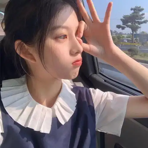 甜美系女头像侧脸游刃有