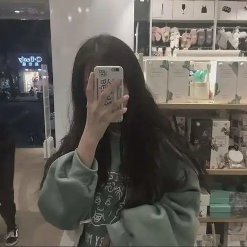 真人女头像挡脸可爱