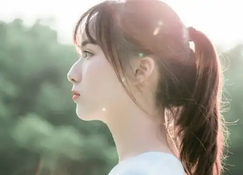 白色治愈系壁纸头像女女