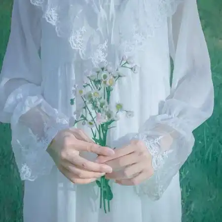  小清新部位女头森系,穿白纱裙的仙女