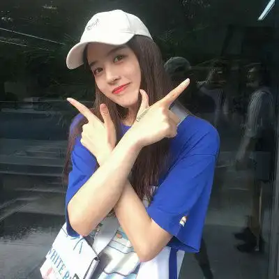  蓝色系头像女生图片2020好看可爱网图女生头像