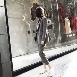  上班怎么穿才显得得体大方又不失时尚