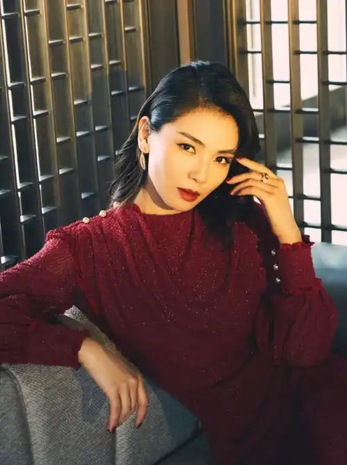 女生头像港风系大红