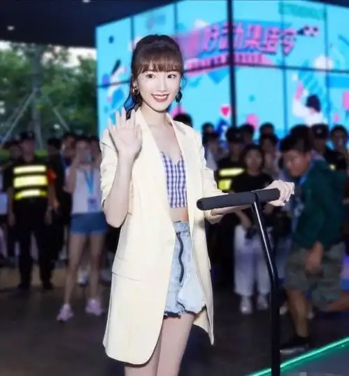 小白鞋无法满足年轻人了,现在流行风筝鞋,能穿出漫系少女感 小白鞋无法满足年轻人了,现在流行风筝鞋,能穿出漫系少女感