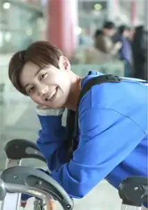 蓝博休闲机场look清新时尚治愈系笑容暖心 蓝博休闲机场look清新时尚治愈系笑容暖心