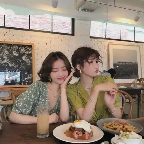  猫系女孩vs犬系女孩,眼线画法区别最大