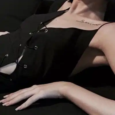 性感女头像超骚气真实吊带女头像锁骨妩媚 性感女头像超骚气真实吊带女头像锁骨妩媚