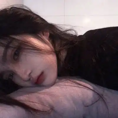 丧系女生头像抑郁女头
