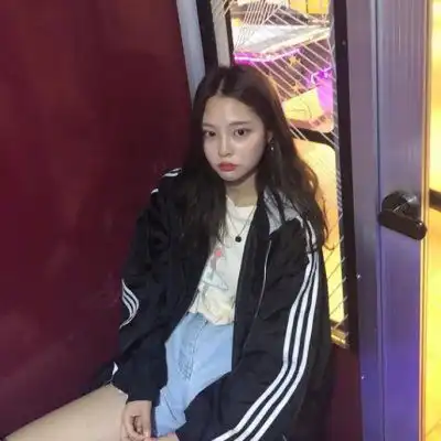  小姐姐qq头像暗黑丧系真人头像女生漂亮的