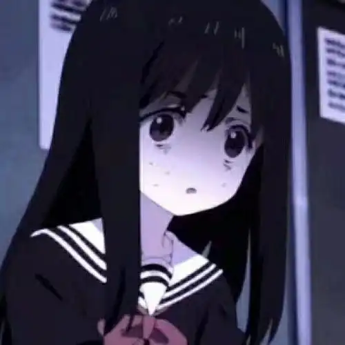  黑发红眸,黑色水手服的动漫女生是谁