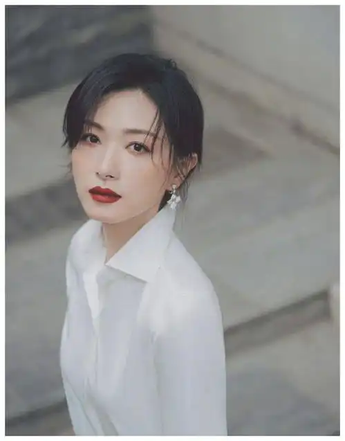 她拒绝潜规则7次现凭实力成功走红,被誉为娱乐圈最干净女星 她拒绝潜规则7次现凭实力成功走红,被誉为娱乐圈最干净女星