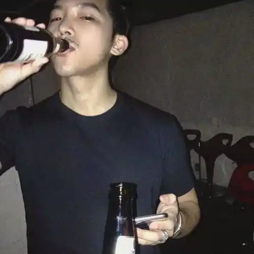  求男生高冷霸气的网名,求高冷,冷漠的男生头像