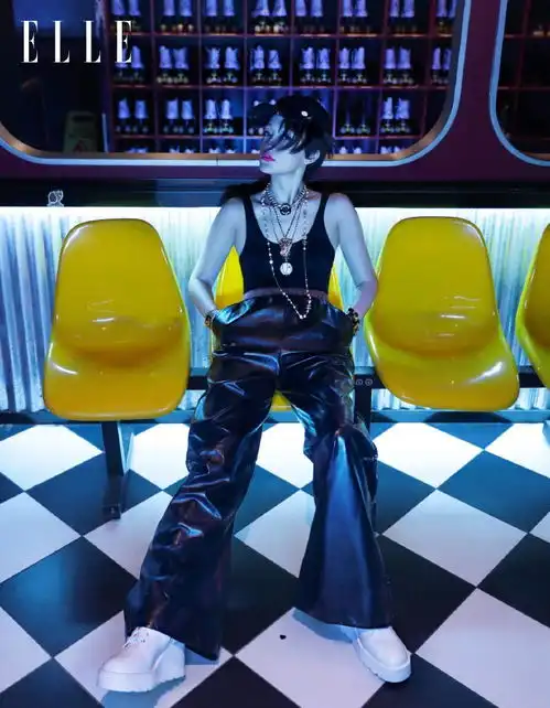 组图周迅千禧视觉系大片释出时尚摩登尽显复古潮流 组图周迅千禧视觉系大片释出时尚摩登尽显复古潮流