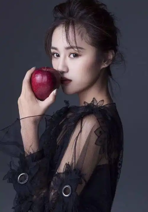  安悦溪认真演好每个角色就是最好的不负时光