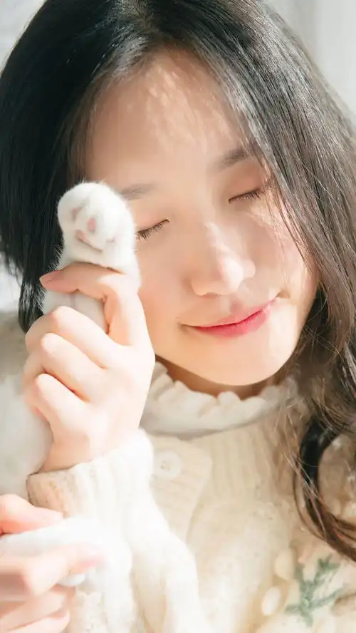  治愈系温暖美女