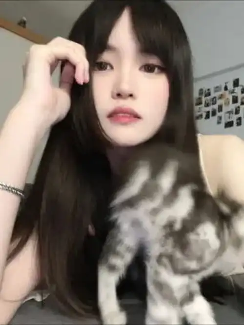  纯爱战神猫系女友高糊活的太清醒可不是一件浪漫的事