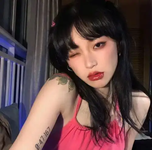 招桃花夏日温柔小众女生头像329 招桃花夏日温柔小众女生头像329