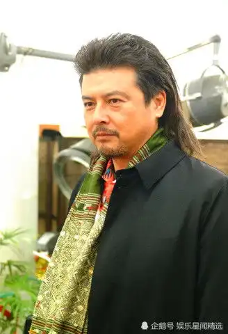 三浦友和光脚丫,吓坏型男小田切让自毁形象变身黑社会胖大叔 三浦友和光脚丫,吓坏型男小田切让自毁形象变身黑社会胖大叔