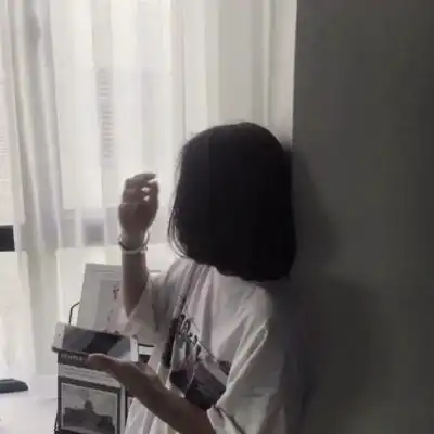  丧系女生头像