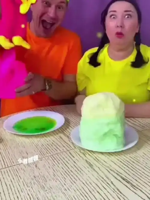  逗比表演秀沙雕家庭搞笑搞怪妹子