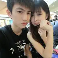  微信头像男女亲吻版漫画