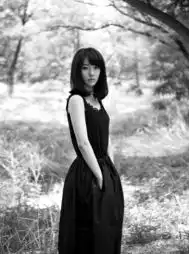  白百何治愈系清新写真极简黑白造纯色精灵