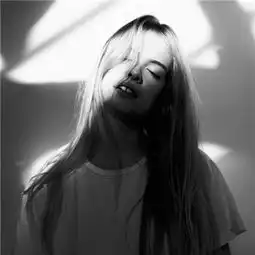 超拽黑白头像女生霸气2018最新孤独的人总是很多话 超拽黑白头像女生霸气2018最新孤独的人总是很多话