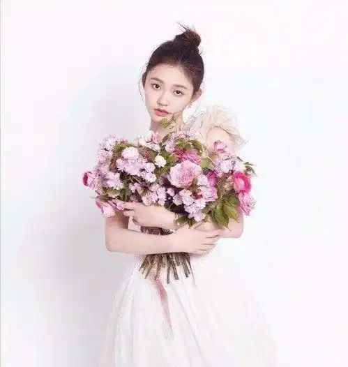 粉色系女头像芭蕾少女