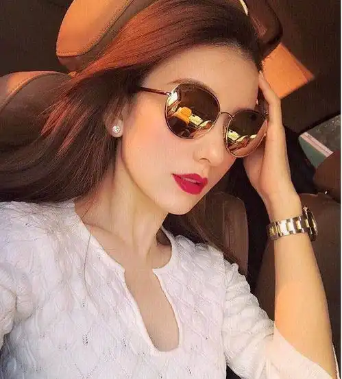  无视郭富城拼三胎方媛摄大片欲复出,身材纤细比孕前都瘦
