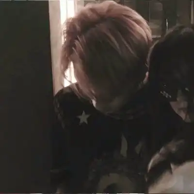 高冷宠溺的情侣头像她的美诱惑了我的心 高冷宠溺的情侣头像她的美诱惑了我的心