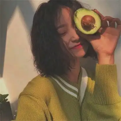  复古系女生头像,全部是暗色调的风格的