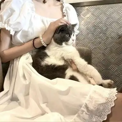  林川洛女生部位头像性感可爱高冷