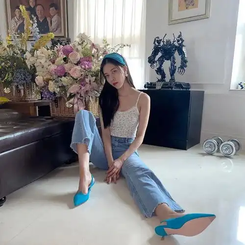  散装考生精装博主,今天是被章子怡亲夸的宋妍霏